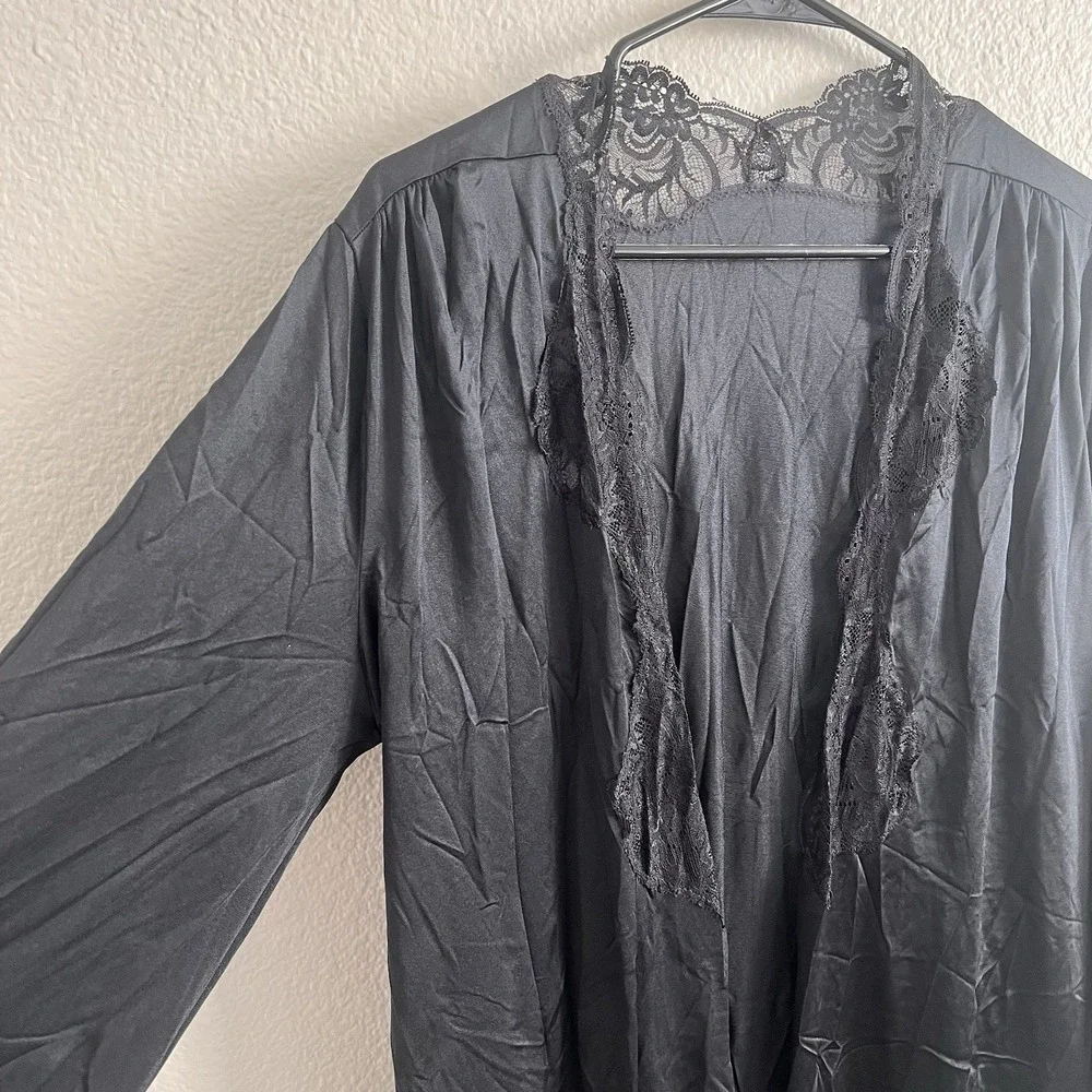 Vintage Olga Large Black Nylon Robe Peignoir Lace Trim Long -No Belt Style 94250
